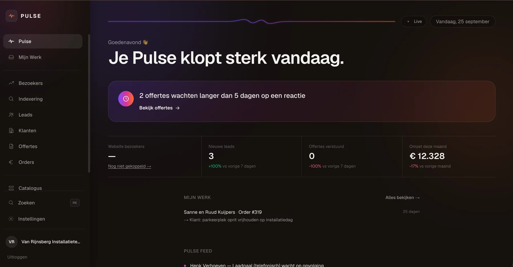 Pulse-startscherm met een melding dat twee offertes langer dan vijf dagen op een reactie wachten, plus nieuwe leads en omzet deze maand